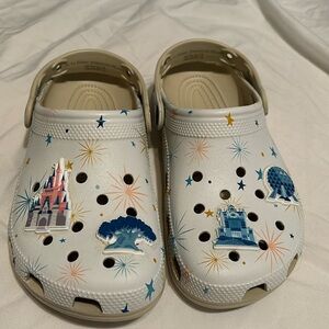 Limited edition Disney crocs park jibbits 6